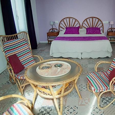 Chambre D'Hotes Du Mas Julianas Сан-Лорон-дьо-ла-Салонк Екстериор снимка