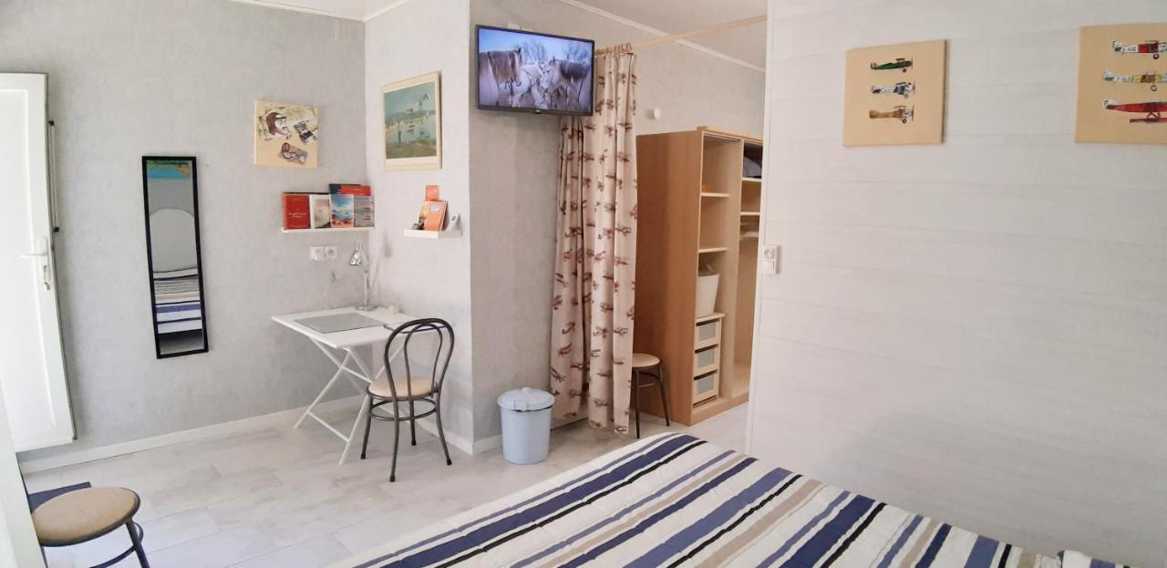 Chambre D'Hotes Du Mas Julianas Сан-Лорон-дьо-ла-Салонк Екстериор снимка