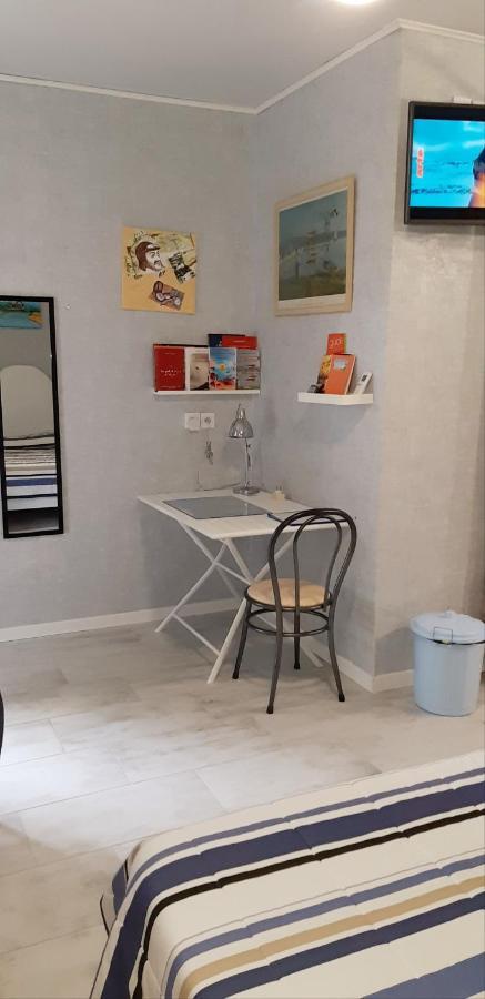Chambre D'Hotes Du Mas Julianas Сан-Лорон-дьо-ла-Салонк Екстериор снимка